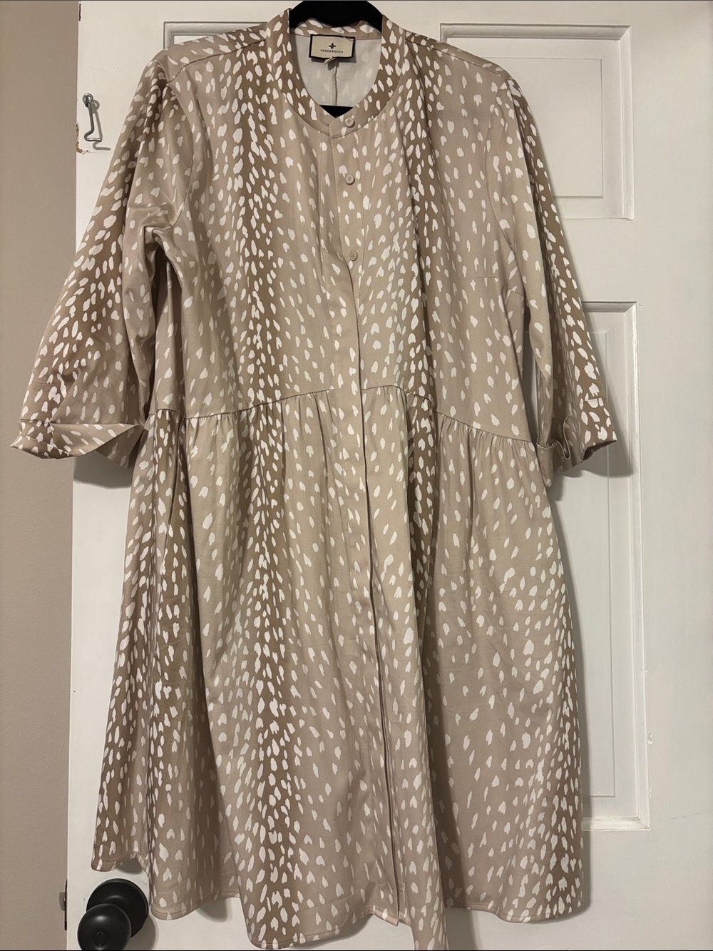 Like New!! Tuckernuck Beige and White Spot Midi Dress - Picture 1 of 11